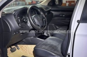 Xe Mitsubishi Outlander 2.0 CVT 2022