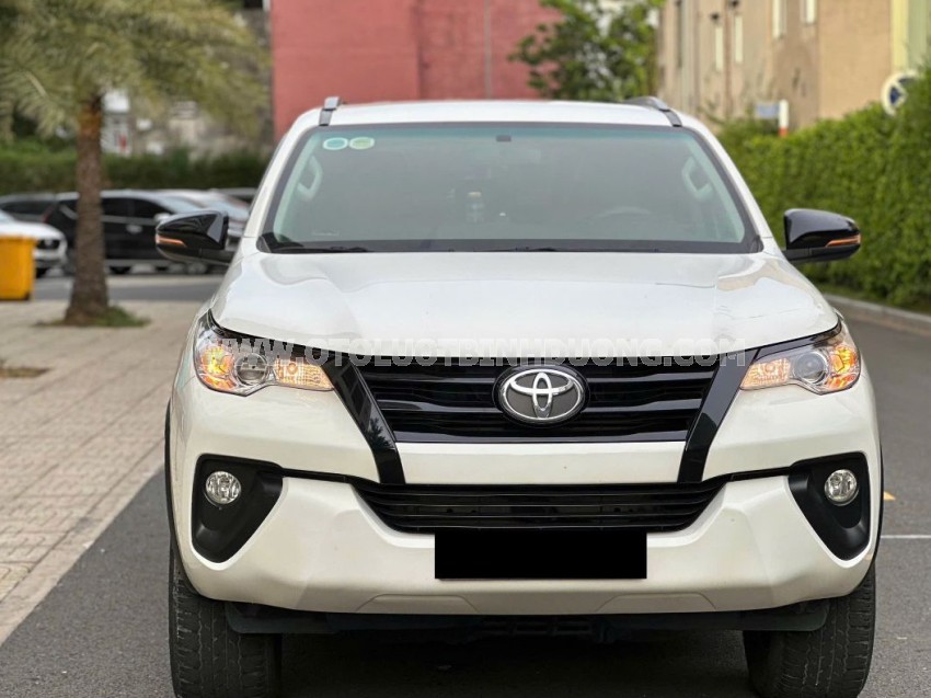 Toyota Fortuner 2.4G 4x2 MT