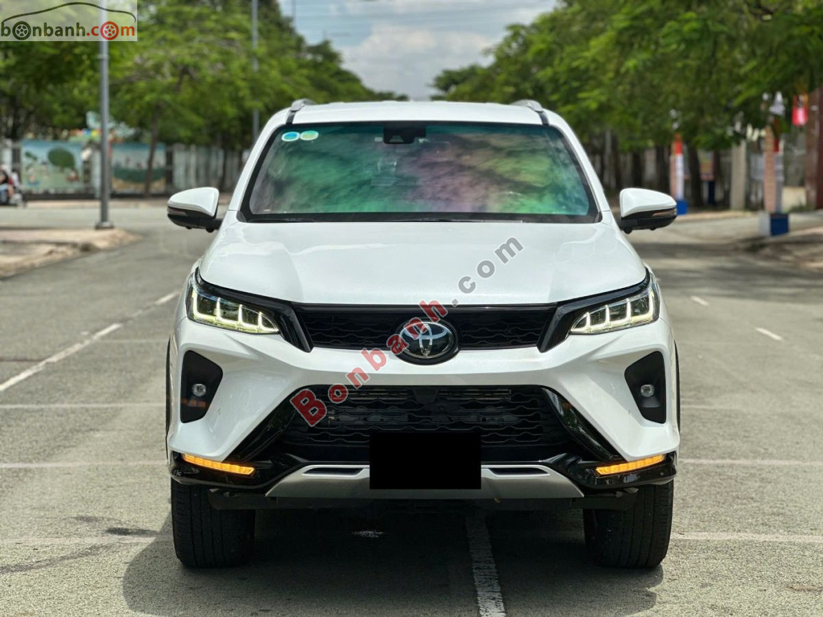 Toyota Fortuner 2.8V 4x4 AT Legender