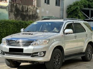 Xe Toyota Fortuner 2.5G 2015